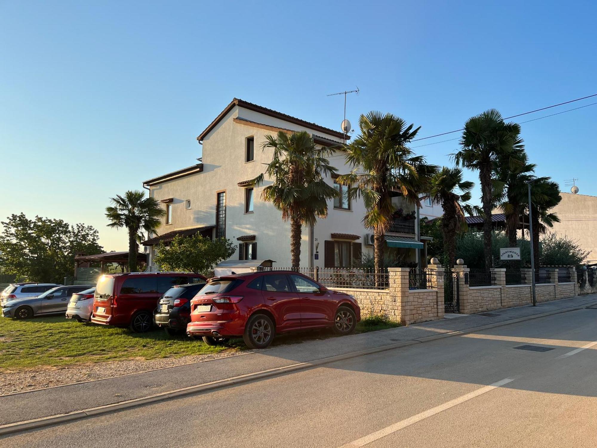 Funtana Apartments Budinjas Exterior photo